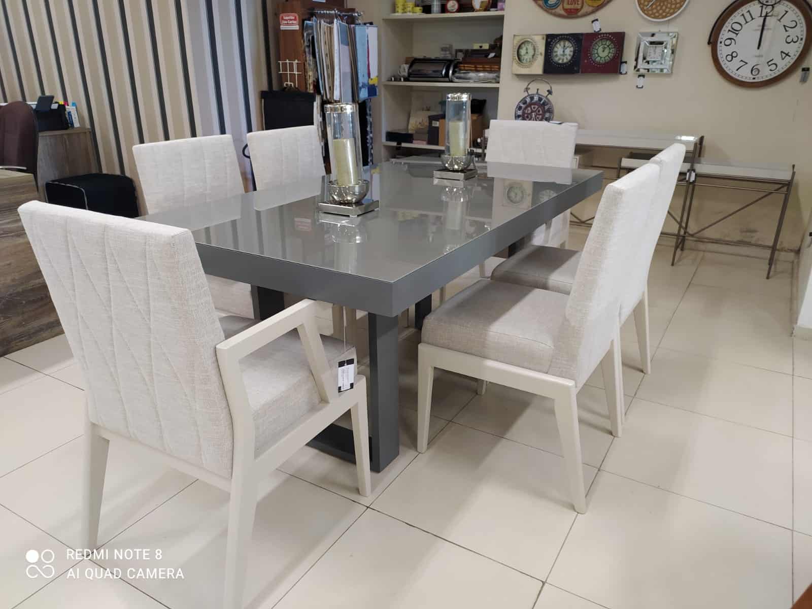Conjunto de Mesa e Cadeiras de jantar IDI16