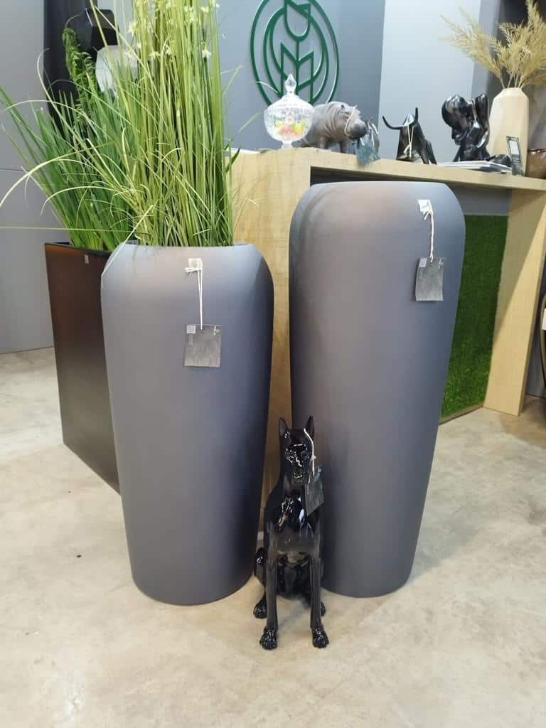 Vaso em Fibra de Vidro Estilo Vietnamita Pipa Cinza