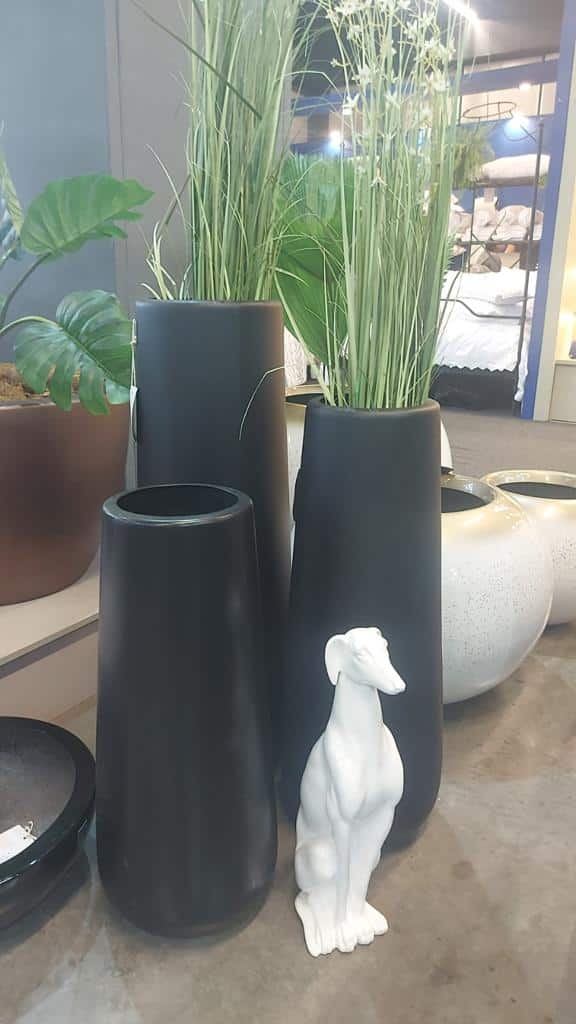 Vaso em Fibra de Vidro Estilo Vietnamita Fortaleza Preto Fosco