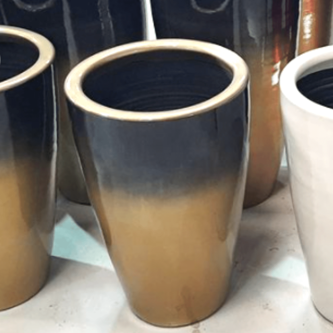 Vaso Vietnamita Nepal Dourado e Preto
