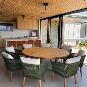 Conjunto Mesa e Cadeiras - Área Externa
